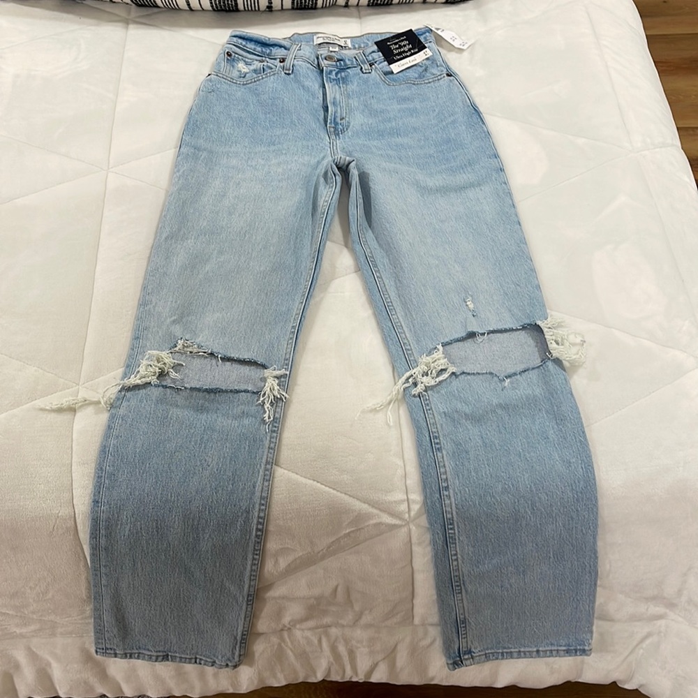 NWT Abercrombie ‘the 90’s straight ultra high rise’